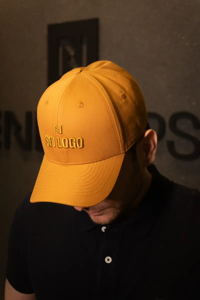 Boné personalizado produzido pela Ene Caps — foto real 11