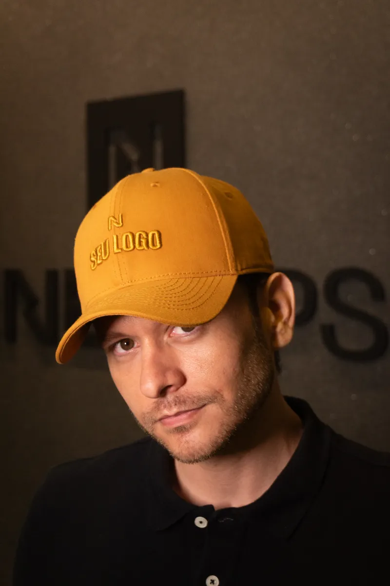 Boné personalizado produzido pela Ene Caps — foto real 12