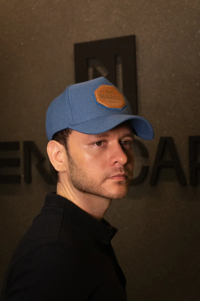 Boné personalizado produzido pela Ene Caps — foto real 13