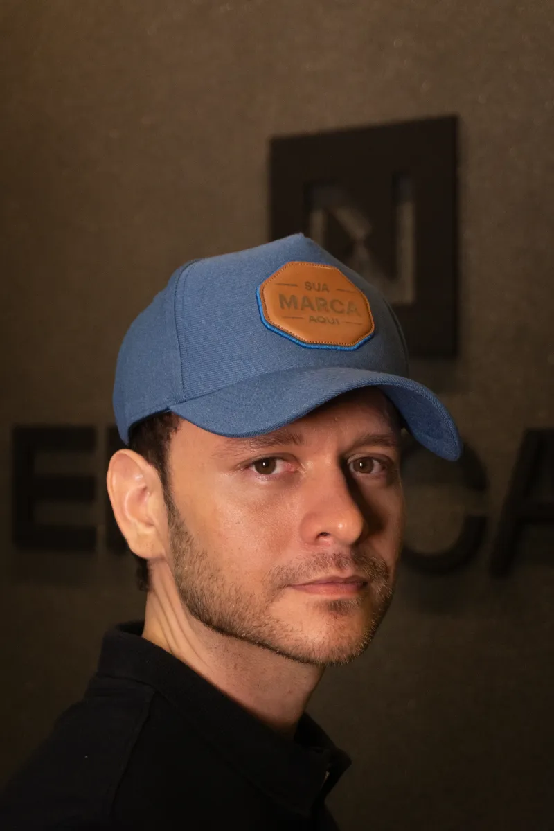Boné personalizado produzido pela Ene Caps — foto real 16