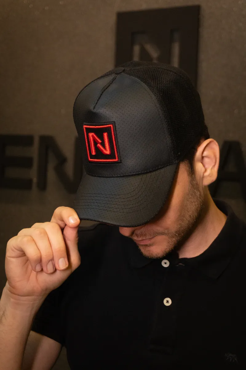 Boné personalizado produzido pela Ene Caps — ensaio oficial