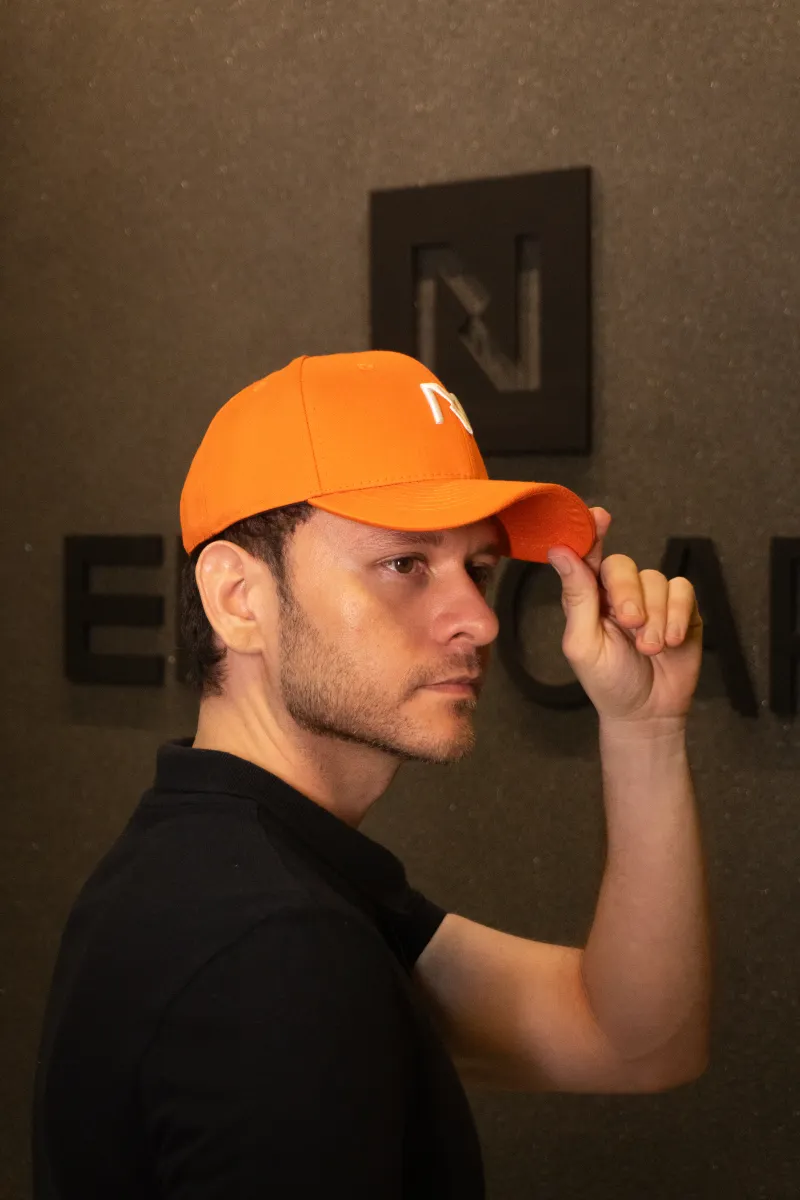 Boné personalizado produzido pela Ene Caps — foto real 25