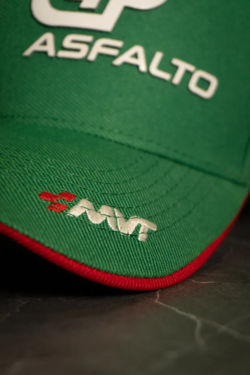 Boné personalizado produzido pela Ene Caps — foto real 32